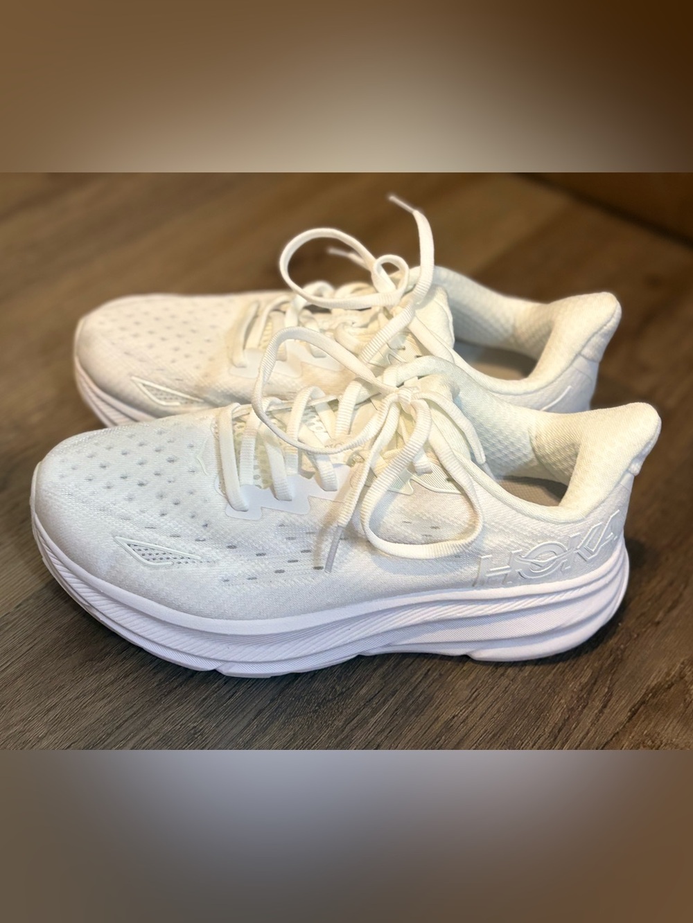New Never Worn Womens Size 6.5 All-White Lightweight Running Sneakers